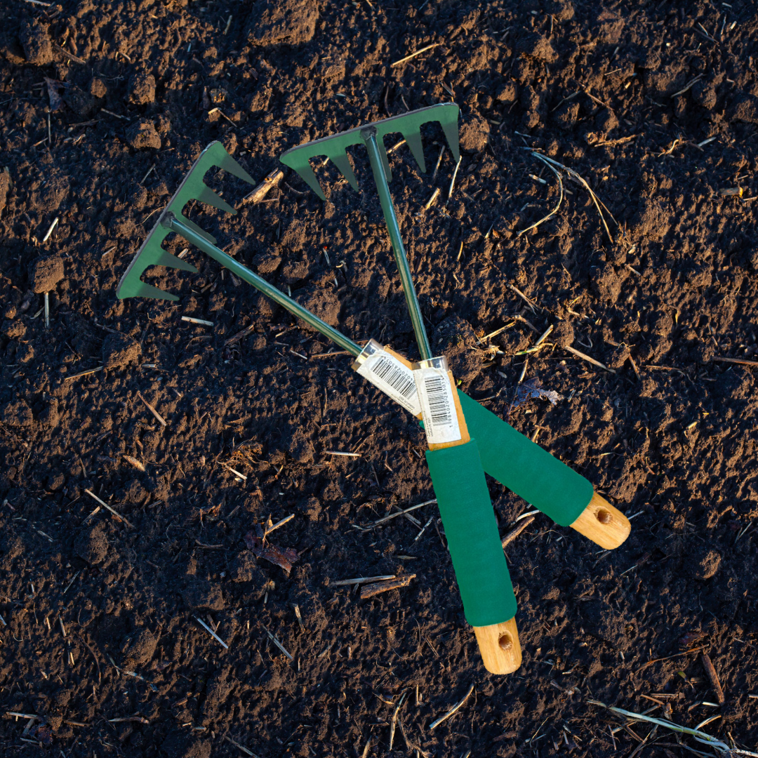 คราดพรวนดินเหล็ก คราดพรวนดิน คราดมือ ขนาด 12 นิ้ว ไรโน่แม็กซ์ (Rhino Max) (6)